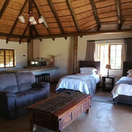 แอฟริกัน แฟลร์ คันทรี ลอดจ์ Bed & Breakfast Piet Retief ภายนอก รูปภาพ