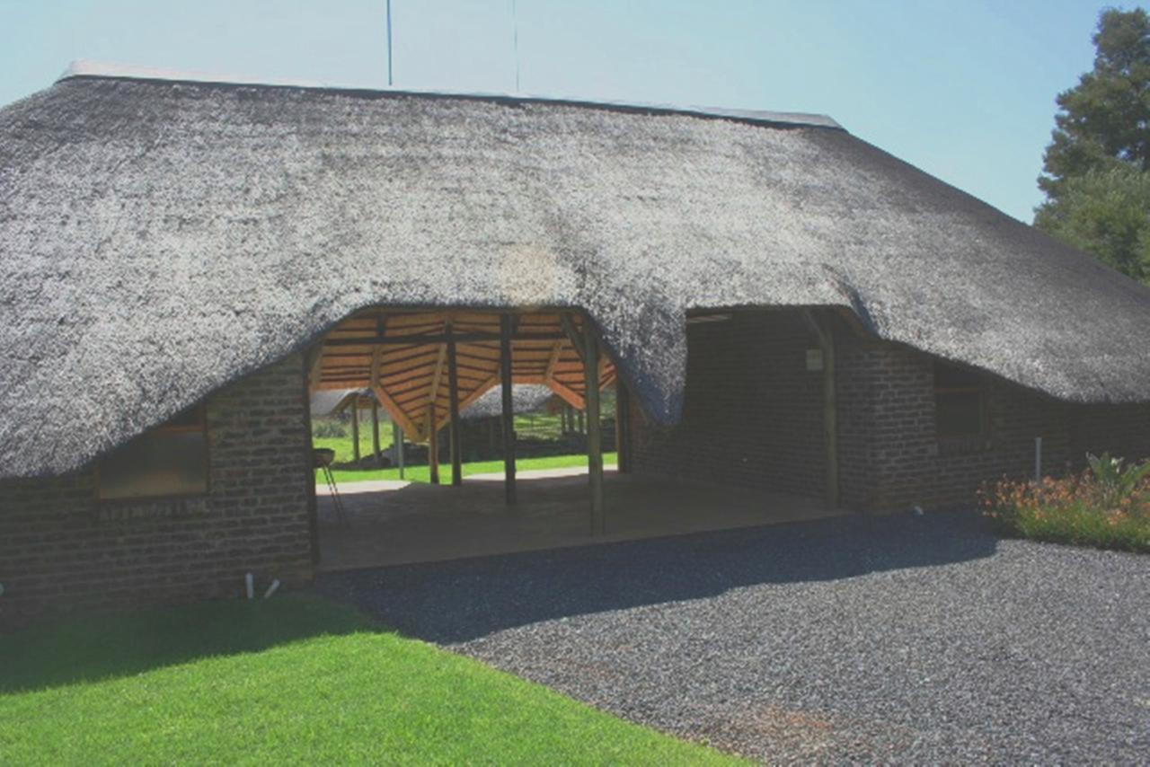 แอฟริกัน แฟลร์ คันทรี ลอดจ์ Bed & Breakfast Piet Retief ภายนอก รูปภาพ