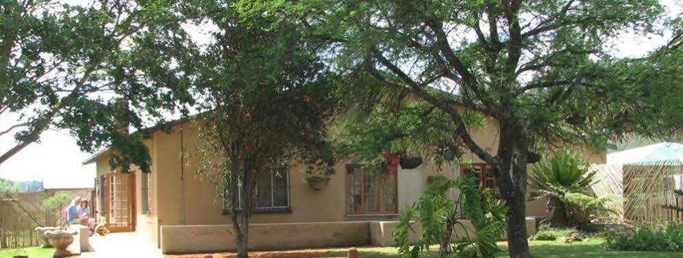 แอฟริกัน แฟลร์ คันทรี ลอดจ์ Bed & Breakfast Piet Retief ภายนอก รูปภาพ