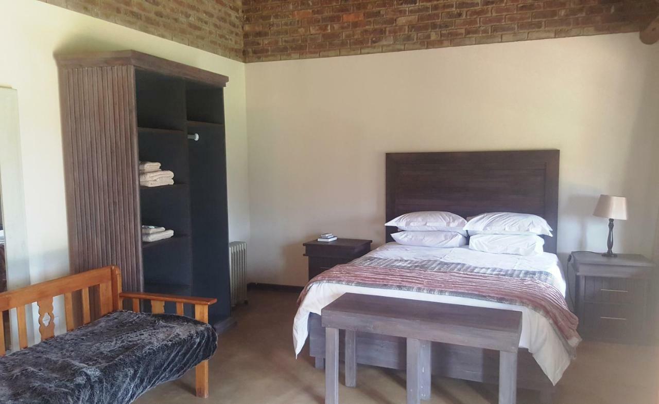 แอฟริกัน แฟลร์ คันทรี ลอดจ์ Bed & Breakfast Piet Retief ภายนอก รูปภาพ