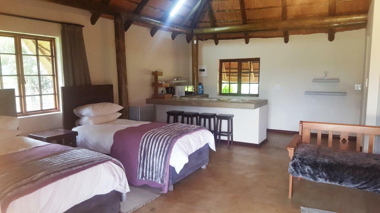 แอฟริกัน แฟลร์ คันทรี ลอดจ์ Bed & Breakfast Piet Retief ภายนอก รูปภาพ